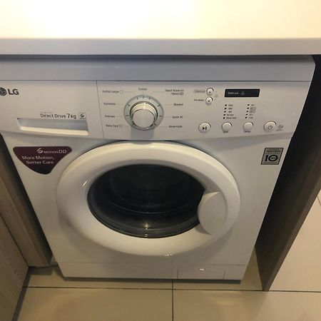 Tropicana 218 Macalister Netflix Unit By Blue Sky Holidays George Town Extérieur photo