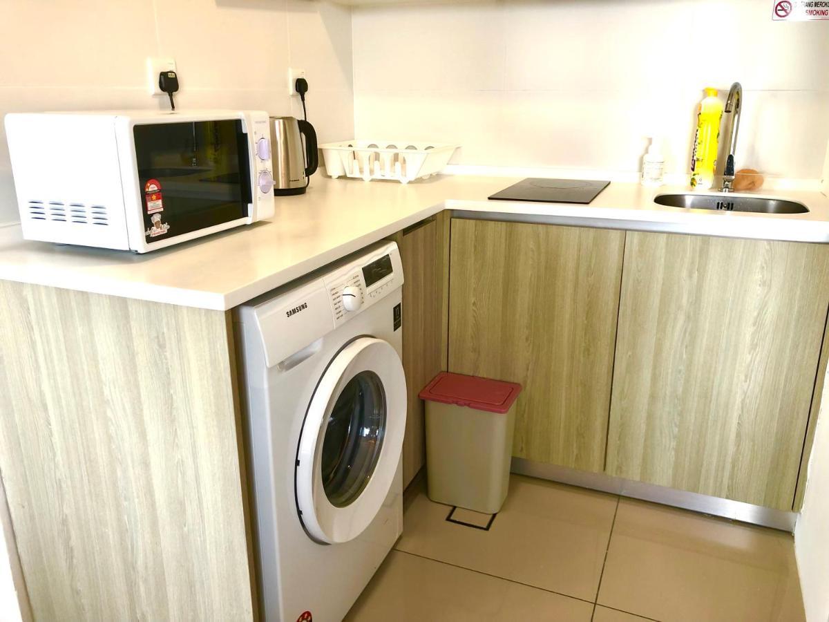 Tropicana 218 Macalister Netflix Unit By Blue Sky Holidays George Town Extérieur photo