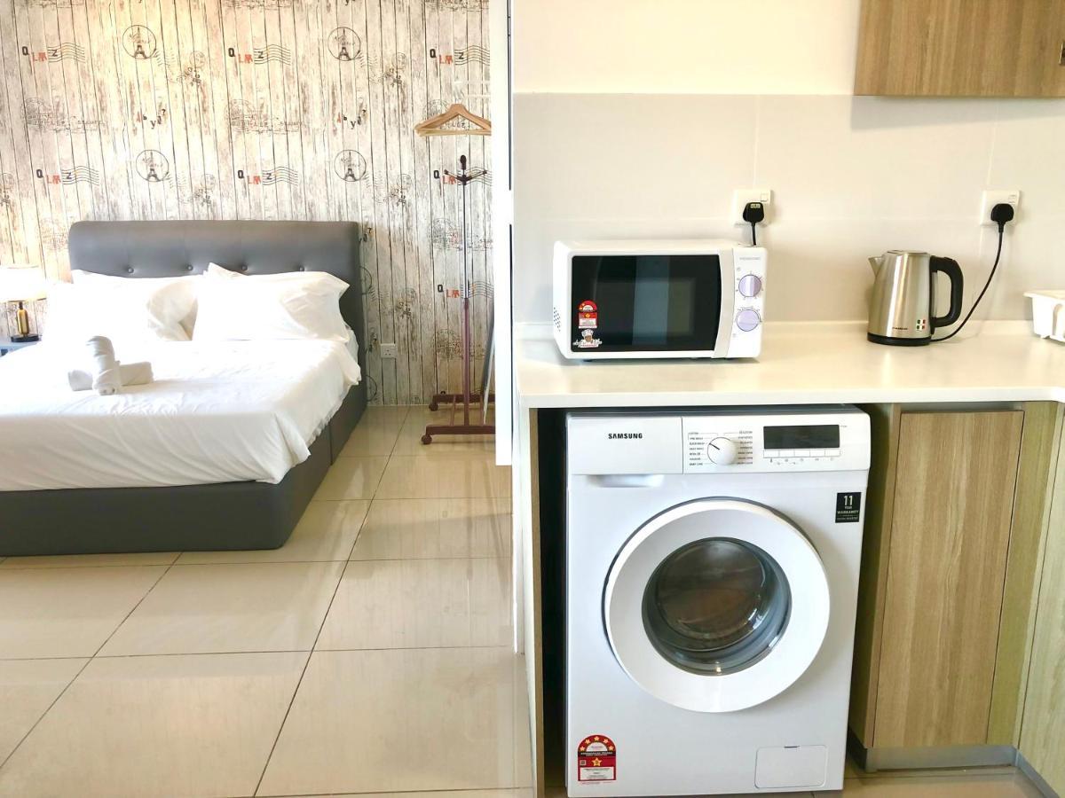 Tropicana 218 Macalister Netflix Unit By Blue Sky Holidays George Town Extérieur photo