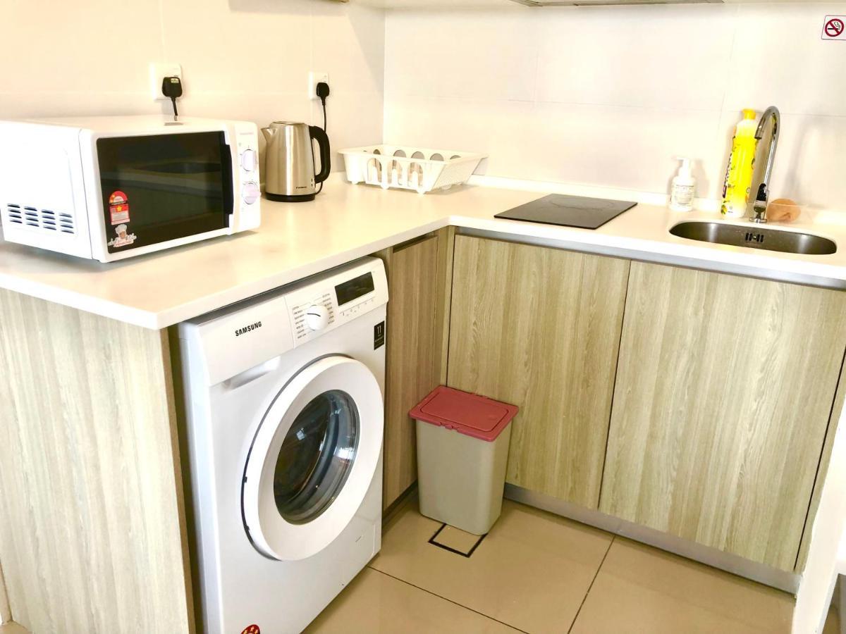 Tropicana 218 Macalister Netflix Unit By Blue Sky Holidays George Town Extérieur photo