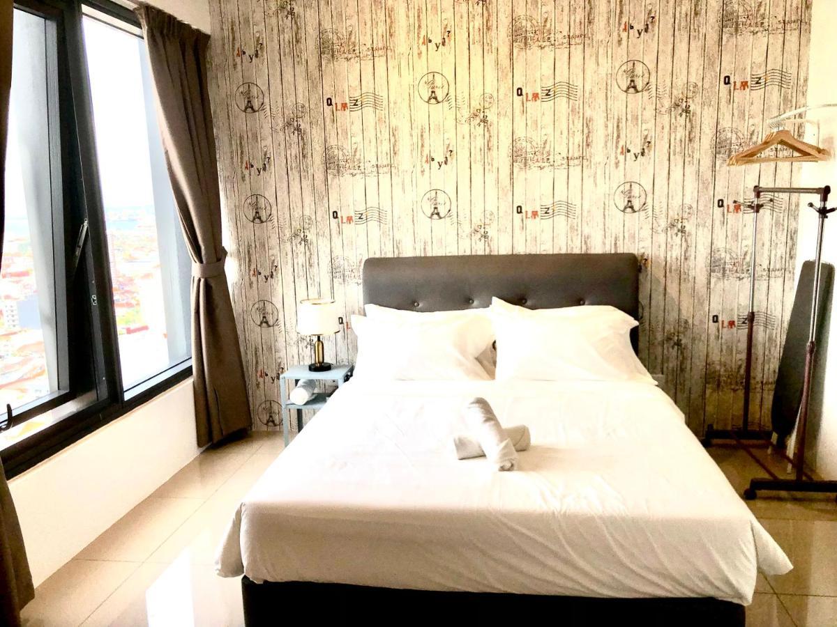 Tropicana 218 Macalister Netflix Unit By Blue Sky Holidays George Town Extérieur photo