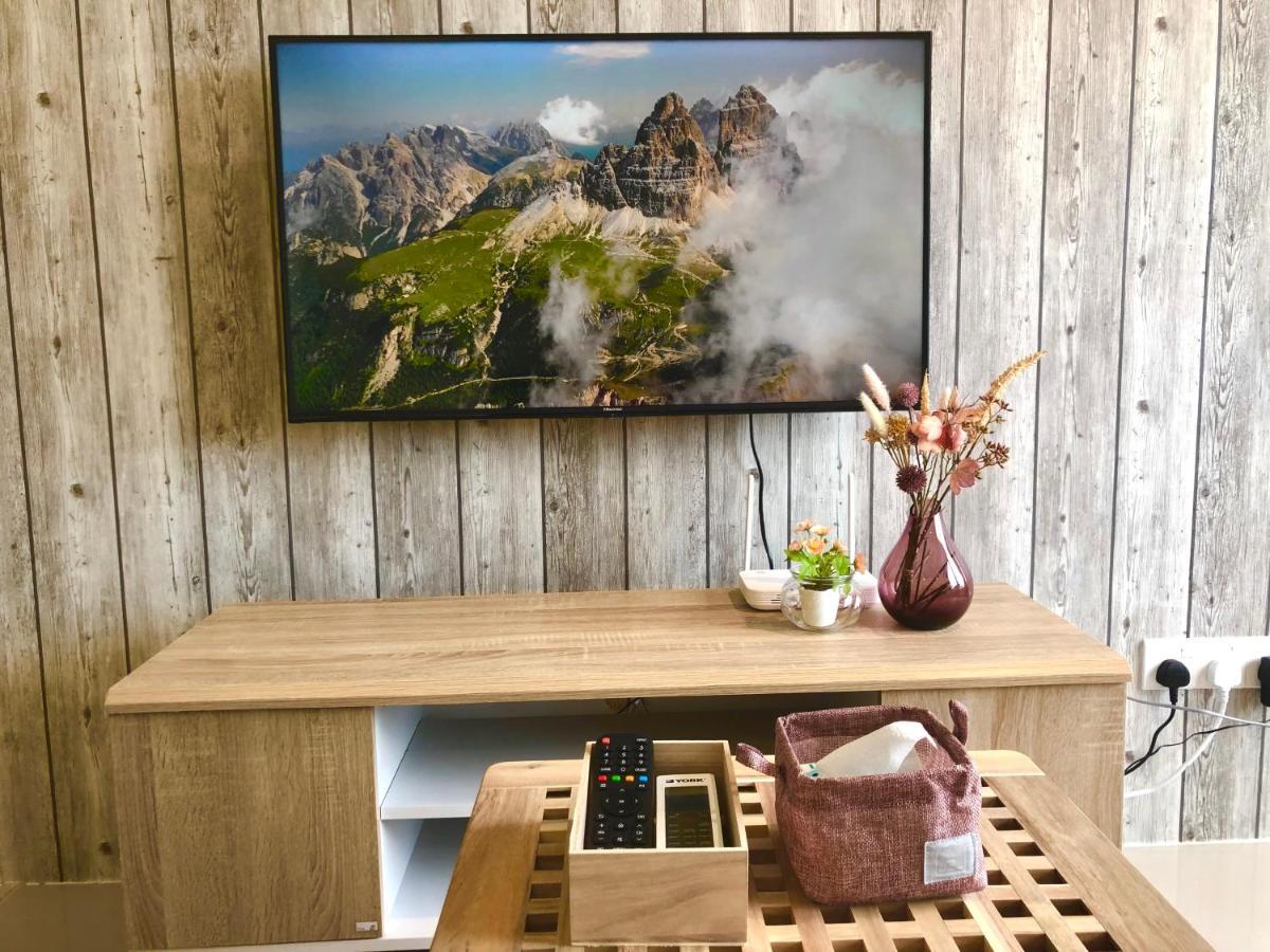 Tropicana 218 Macalister Netflix Unit By Blue Sky Holidays George Town Extérieur photo