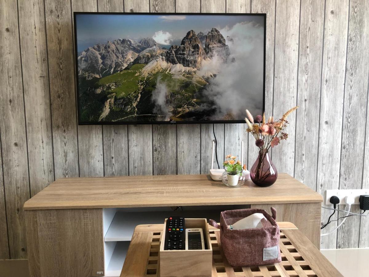 Tropicana 218 Macalister Netflix Unit By Blue Sky Holidays George Town Extérieur photo