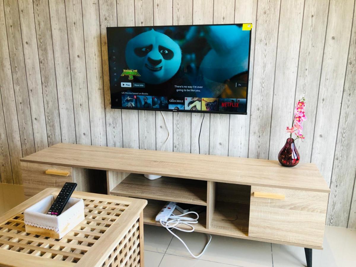 Tropicana 218 Macalister Netflix Unit By Blue Sky Holidays George Town Extérieur photo