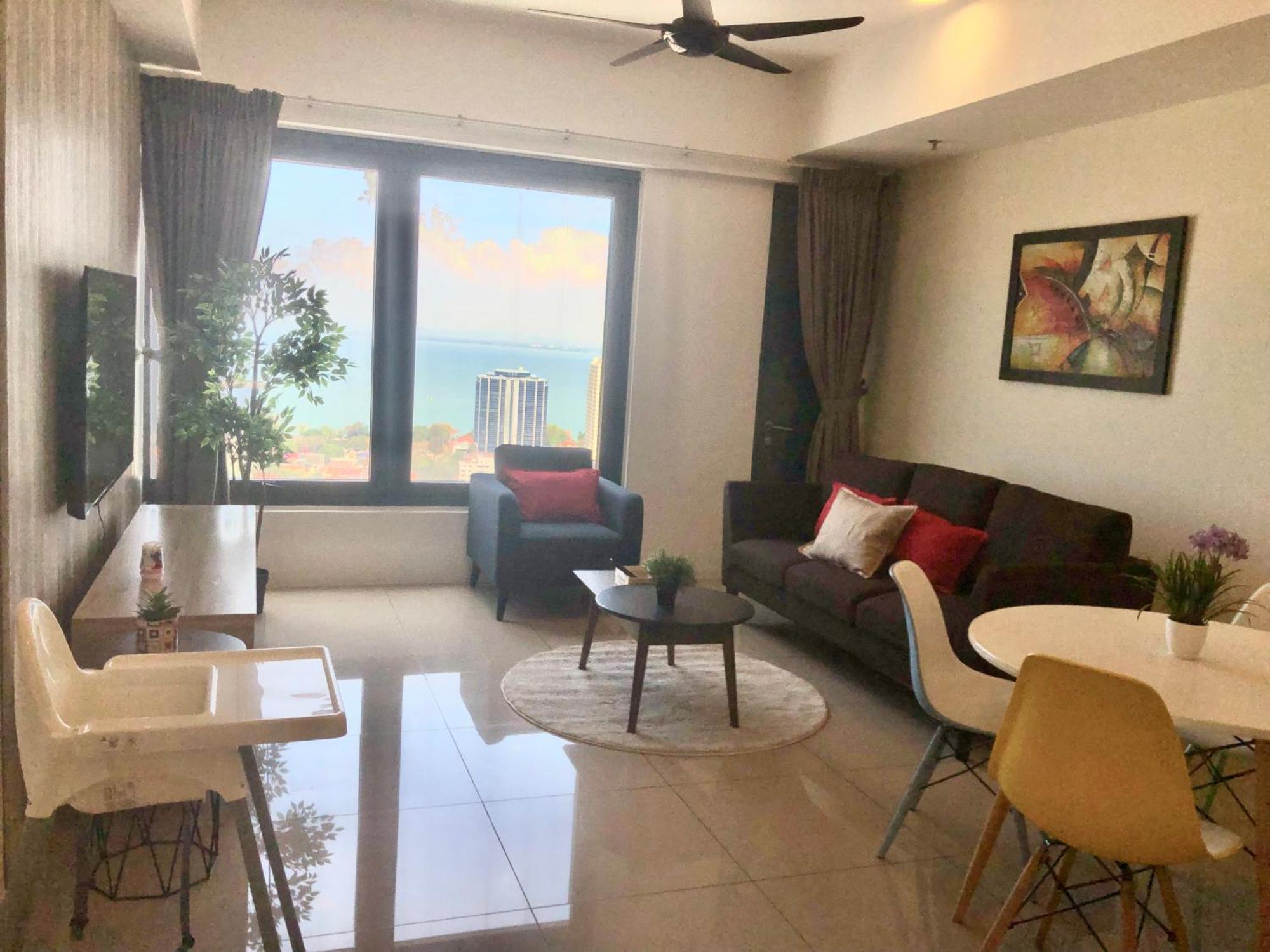 Tropicana 218 Macalister Netflix Unit By Blue Sky Holidays George Town Extérieur photo