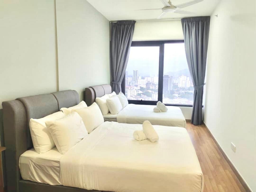 Tropicana 218 Macalister Netflix Unit By Blue Sky Holidays George Town Extérieur photo